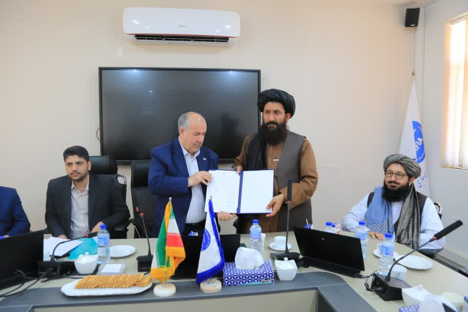محکومان اعدام عفو شدند؛ ایران ۱۶۵ زندانی را به افغانستان تحویل داد