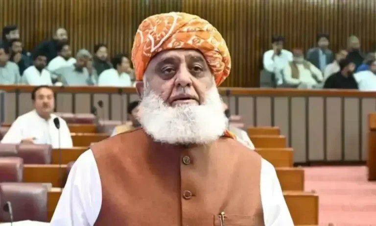 فضل‌الرحمان: پاکستان به جای تقابل با افغانستان آشتی کند