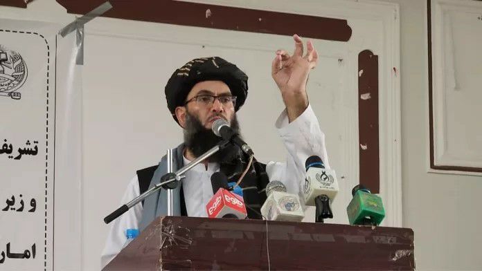 حنفی: حجاب بر زنان فرض است، جامعه جهانی مداخله نکند