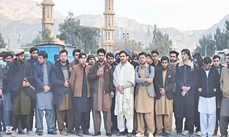 پس از 9 ماه بلاتکلیفی در افغانستان؛ 135 دانشجوی پزشکی پاکستانی به کشورشان برگشتند