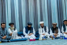 دیدار سراج‌الدین حقانی با خانواده قربانیان حملات پاکستان در پکتیا
