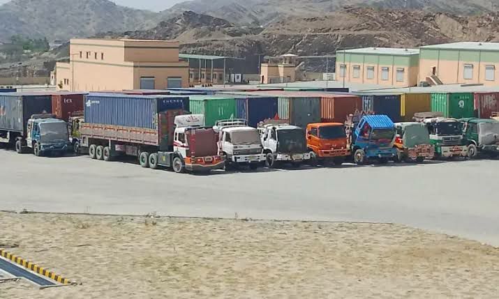کمک‌های بشردوستانه به افغانستان؛ ۲۶ کانتینر از گمرک پاکستان ترخیص شد
