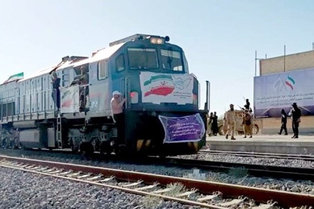 اسلامجار: انتقال کالا از مسیر ریلی خواف ـ هرات باید افزایش یابد