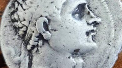 کشف سکه دو هزار ساله در بغلان؛ اثر یونان باختر به موزیم سپرده شد