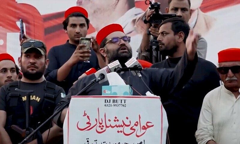رهبر حزب عوامی نشنل پاکستان: پیش از توافق‌های خارجی، مشکلات داخلی را حل کنید
