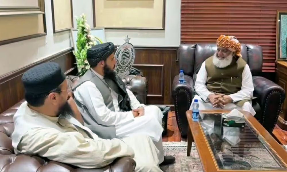 طالبان فضل‌الرحمن را برای سفر به افغانستان دعوت کرد