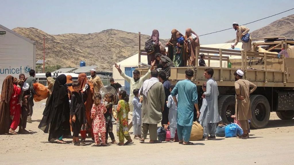بازگشت ۶ میلیون افغانستانی؛ ۱۶ هزار نفر در پاکستان از اخراج معاف شدند