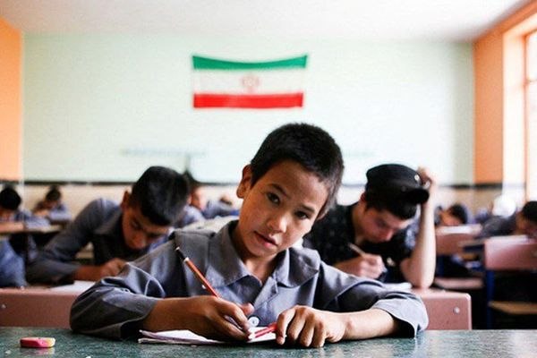 وزارت معارف ایران: بیش از ۲۰۰ هزار دانش‌آموز اتباع خارجی در مکاتب ثبت‌نام شد
