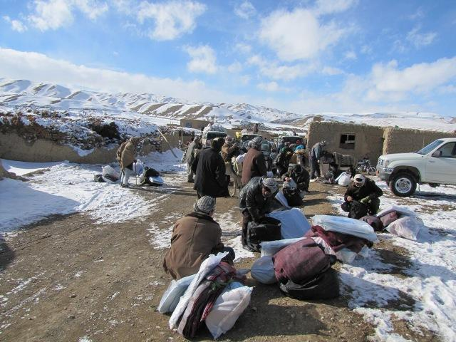 بازگشت ۸۱۲ خانواده به بامیان؛ عودت‌کنندگان از توزیع ناعادلانه کمک‌ها شکایت دارند