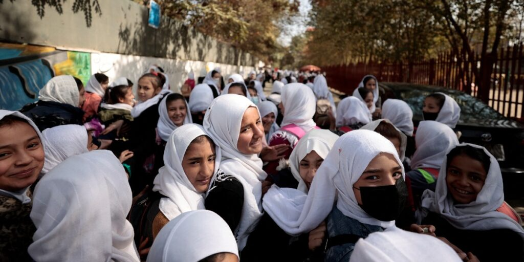 یوناما: آموزش حق دختران افغانستان است