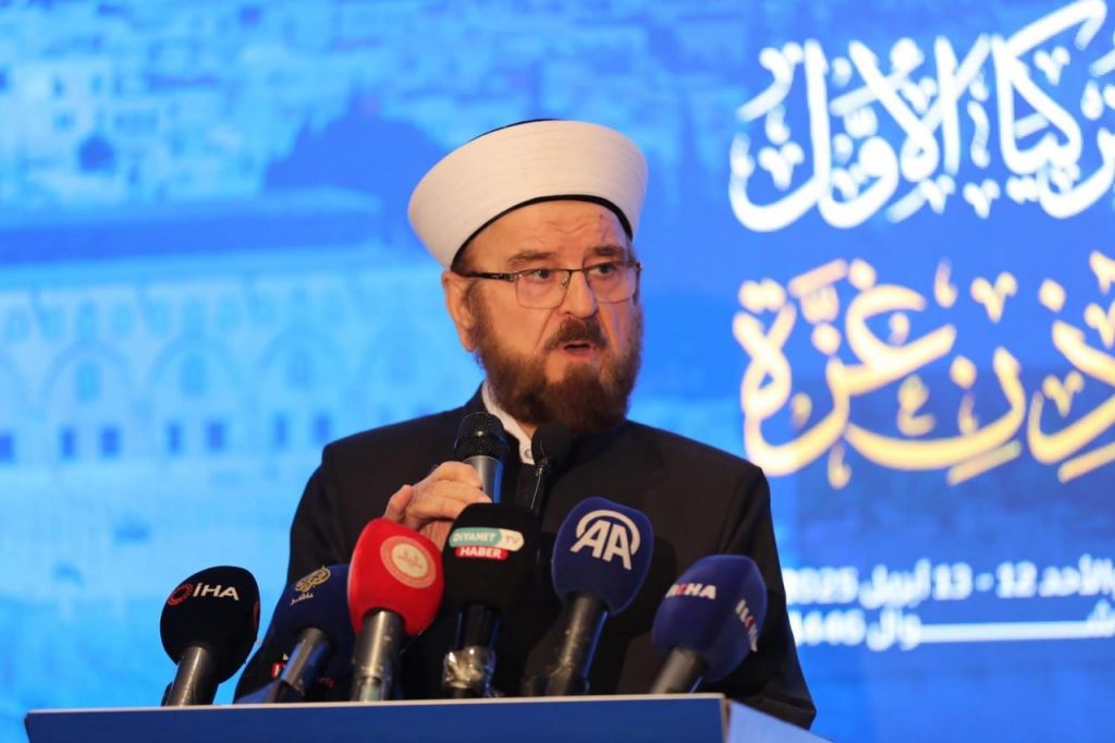رئیس اتحادیه جهانی علمای مسلمان خواستار تشکیل «سازمان ملل اسلامی» برای تأمین صلح جهانی شد