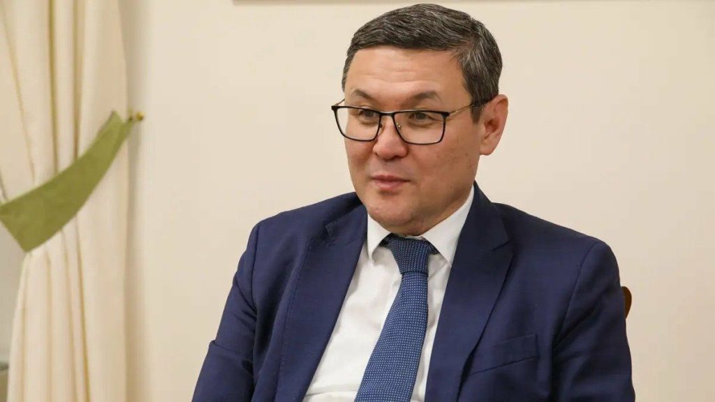 قزاقستان خواستار توسعه تجارت و ترانزیت با افغانستان شد