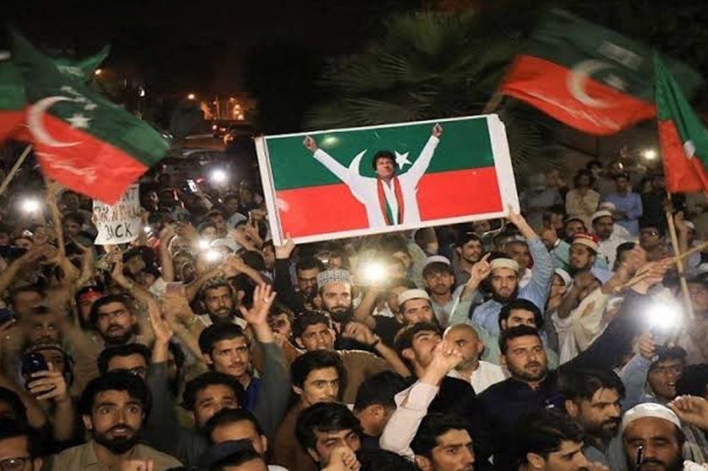 اعتراضات حامیان عمران خان در پاکستان گسترش یافت