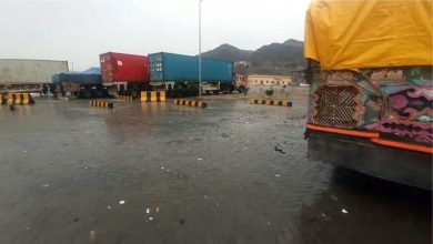 تداوم بسته‌ماندن گذرگاه‌های مرزی؛ تجارت پاکستان-افغانستان فروپاشید
