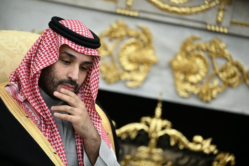 اکونومیست: بن‌سلمان در بدترین سال سیاسی خود گرفتار جنگ یمن شد